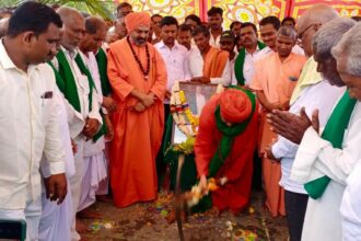 ಗ್ರಾಮ ಸಡಕ ಯೋಜನೆಯ ರೂವಾರಿಗಳು ಬಾಬಾಗೌಡ್ರು : ನಿಜಗುಣಾನಂದ ಶ್ರೀಗಳು