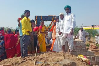 ಹುಚನಟ್ಟಿ ಕರೆಮ್ಮದೇವಿ ದೇವಸ್ಥಾನದ ಅಡಿಗಲ್ಲು ಸಮಾರಂಭ ಹಾಗೂ ಉದ್ದನವರ ಬೇಡಗದ ಸಮಾವೇಶ